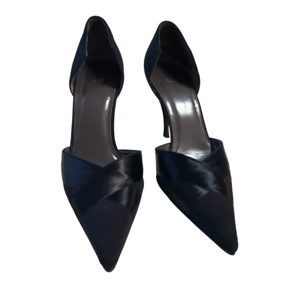 VERA Wang by Stuart Weitzman Black Satin Pointed Toe Pump Color Black, Size 7.5M